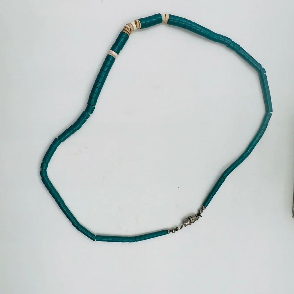 Turquoise and Shell Necklace - Picture 4 of 6